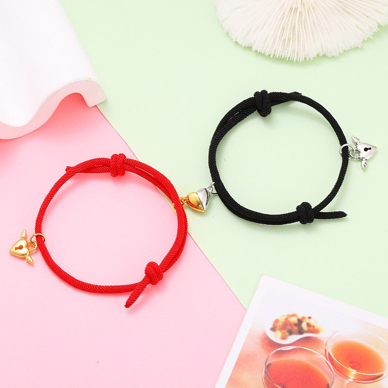 2pcs Elastic Rope Paired Bracelet Magnetic Couple Charms Pendant Bracelet Friendship Fashion Jewelry Accessories Valentine&#39;s Day