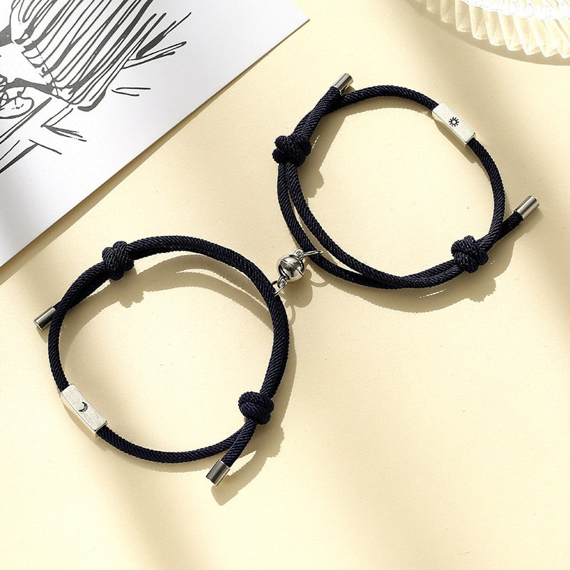 2pcs Elastic Rope Paired Bracelet Magnetic Couple Charms Pendant Bracelet Friendship Fashion Jewelry Accessories Valentine&#39;s Day